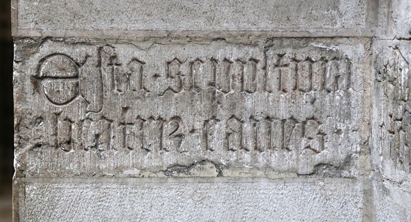 Blackletter memorial to a shoemaker, Lisbon cathedral